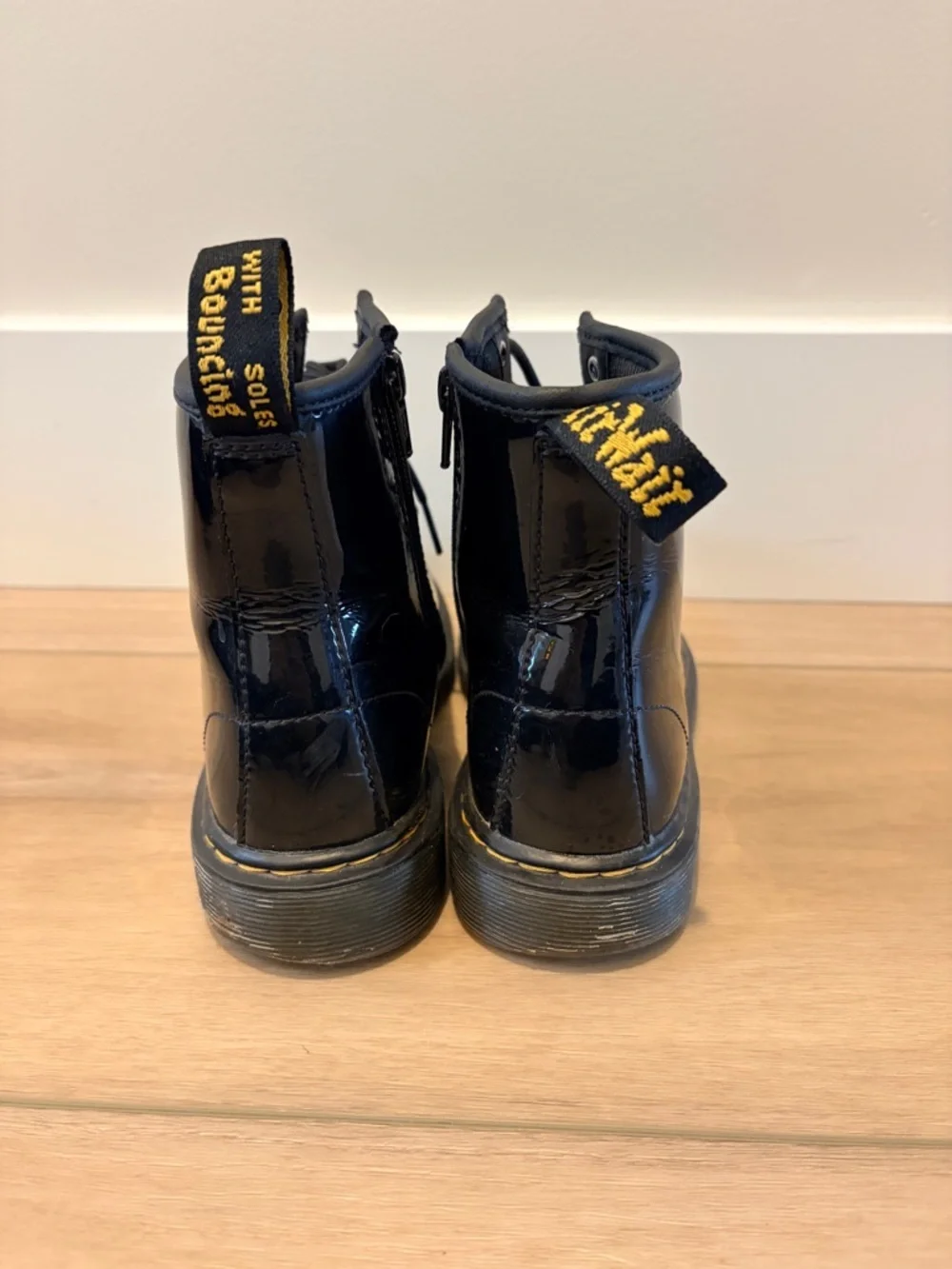 Dr Doc Martens Boot Black Patent Leather Side Zip Girls Size 3